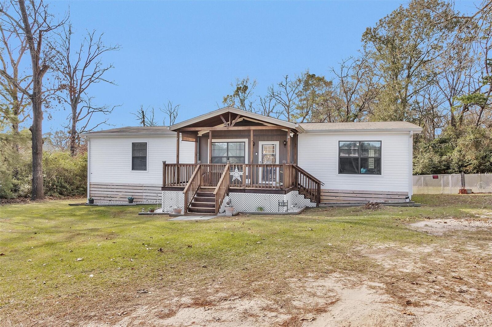 Property Photo: 191 W Enchantment Drive TX 75862