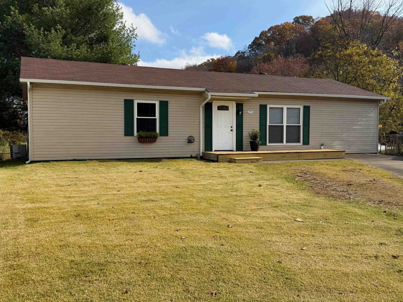 Property Photo: 1051 Mount Vernon Circle WV 25504