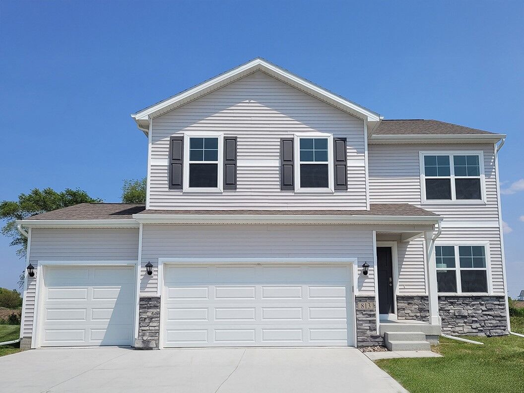 Property Photo:  635 11th Street  IA 50263 