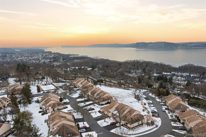 Property Photo:  8 Hudson Watch Drive  NY 10562 