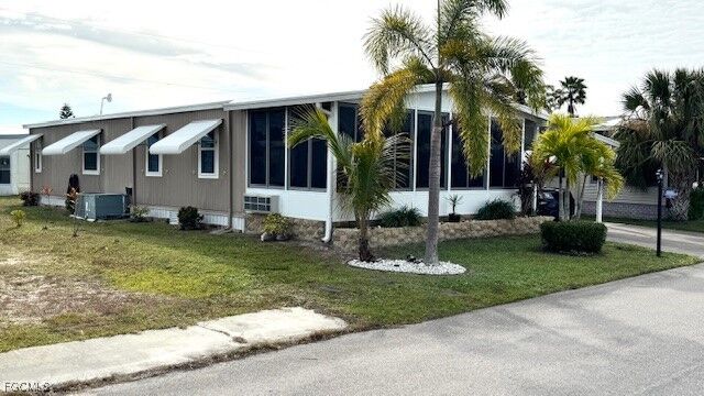 Property Photo:  5520 Colonial Road  FL 33917 
