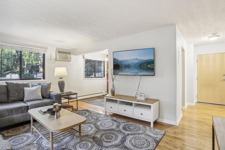 Property Photo: 3844 Nicollet Avenue 105 MN 55409