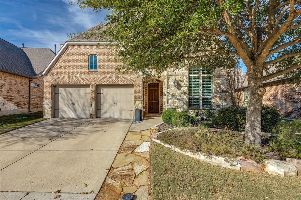 Property Photo:  2800 Piersall Drive  TX 75072 