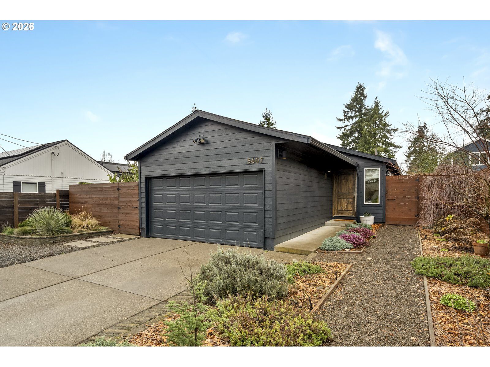 Property Photo:  5607 SE Nehalem St  OR 97206 