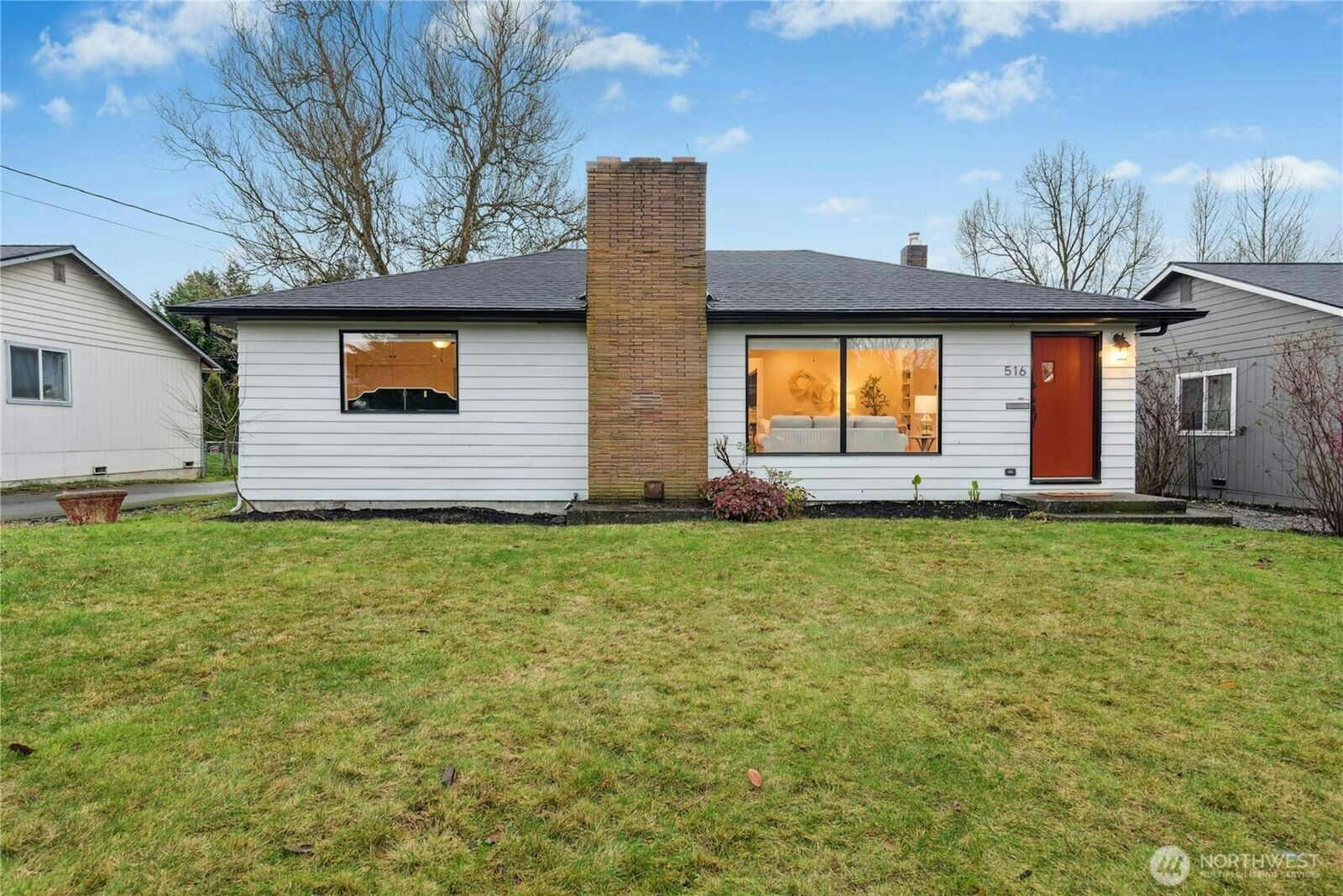 Property Photo:  516  Glen Avenue  WA 98290 