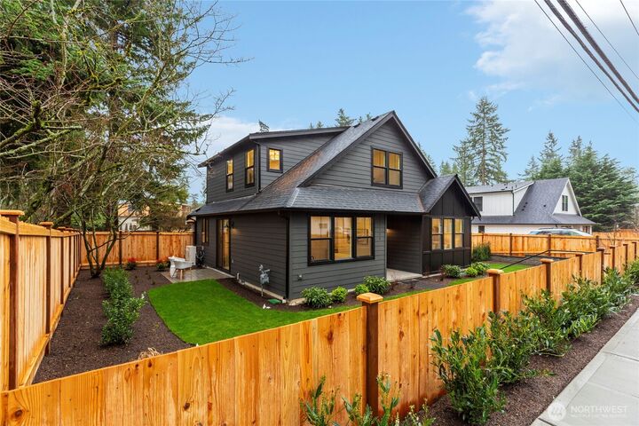 Property Photo:  11128  116th Avenue NE 1  WA 98033 