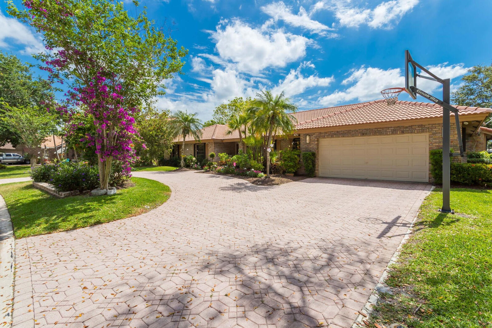 Property Photo:  305 NW 111th Avenue  FL 33071 