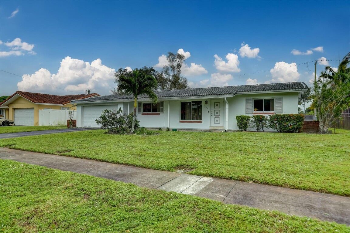 Property Photo:  5260 SW 3rd Street  FL 33317 