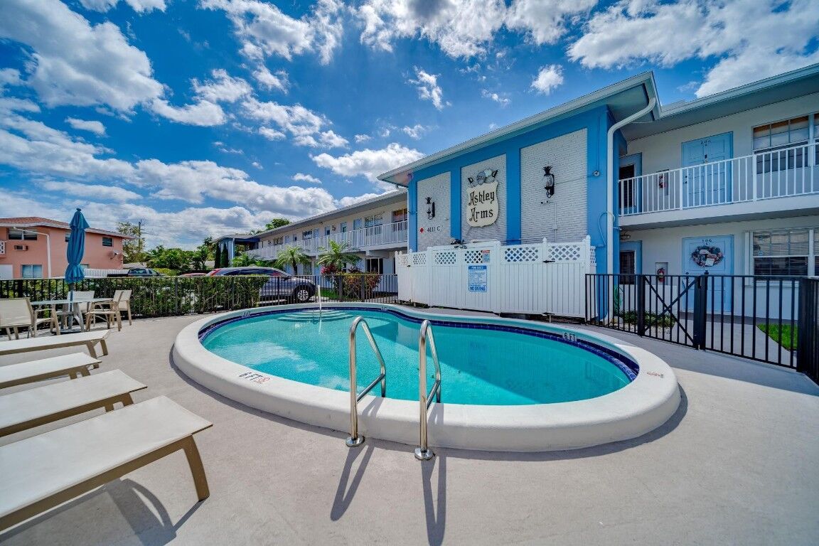 Property Photo: 4111 NE 21st Way 107 FL 33064