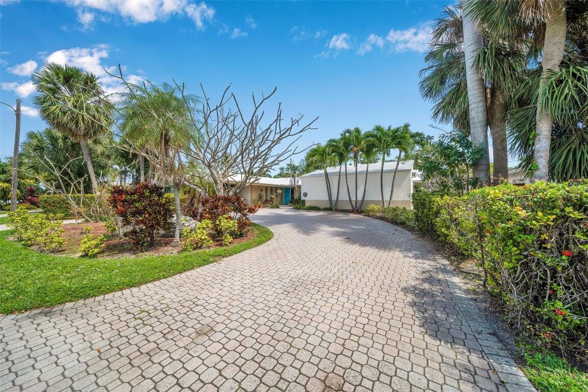 Property Photo:  4720 NE 27th Avenue  FL 33308 