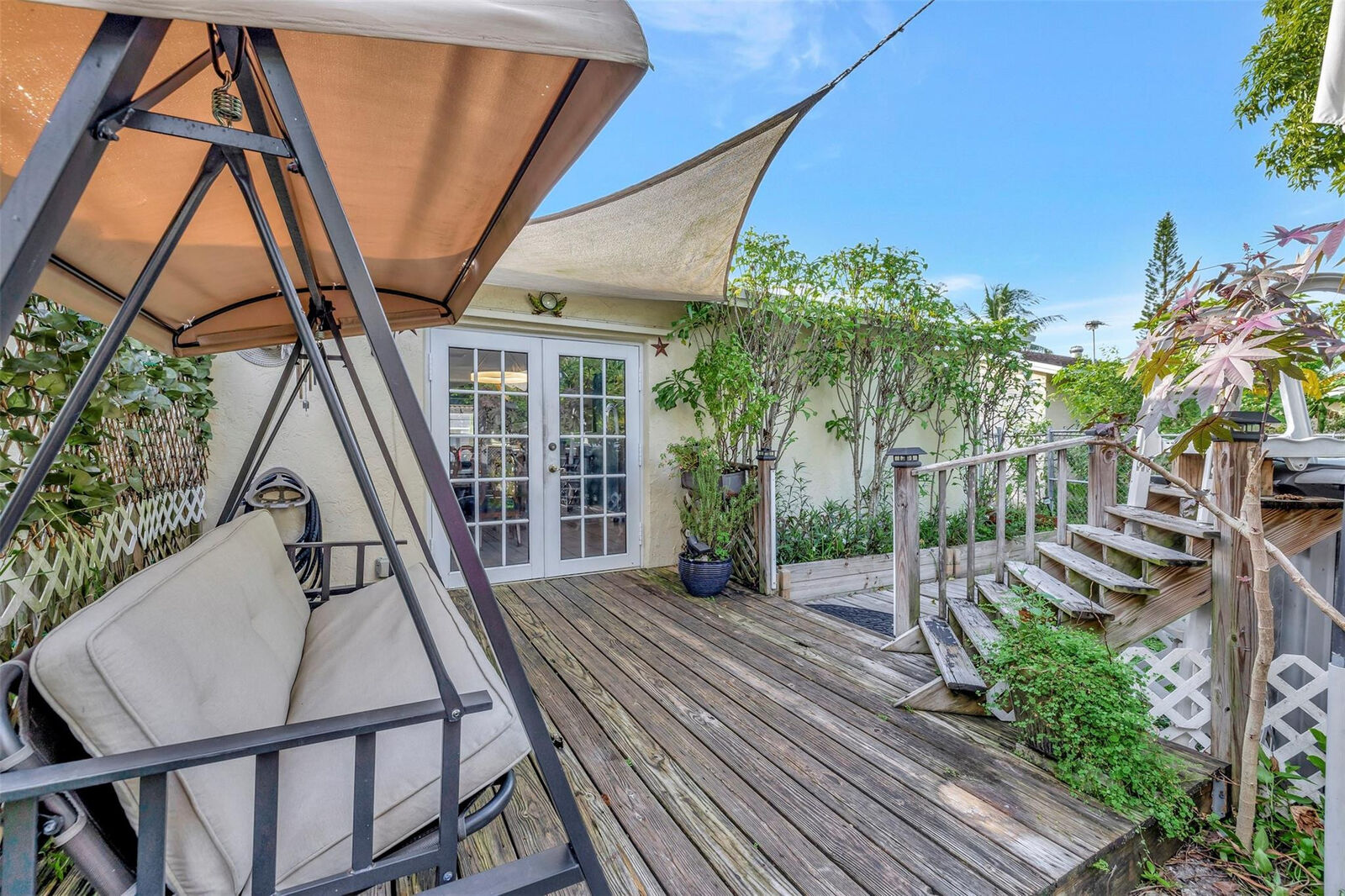 Property Photo:  311 SW 79th Terrace  FL 33068 