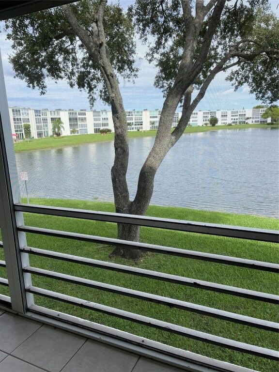 Property Photo:  2068 Harwood 2068  FL 33442 