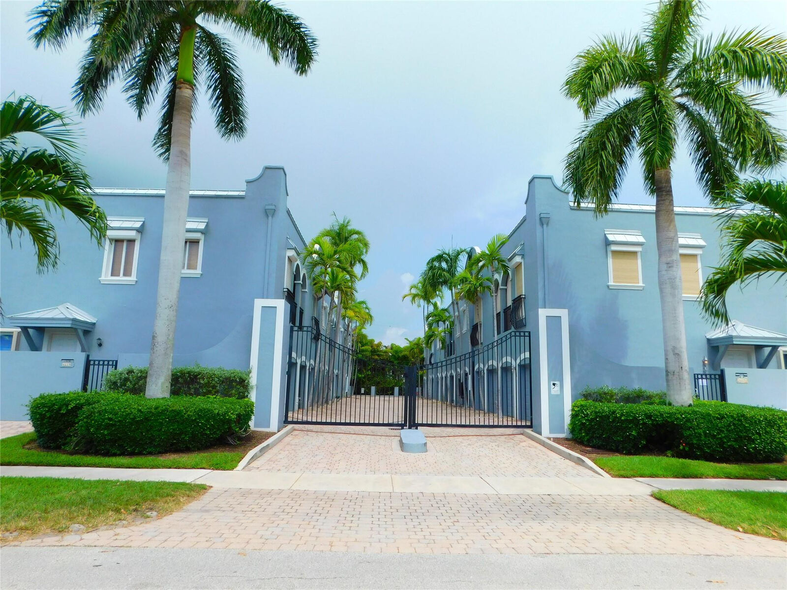 Property Photo: 4619 Poinciana Street 4A FL 33308