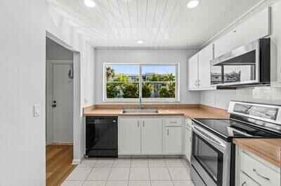 Property Photo:  2006 S Federal Highway G201  FL 33435 