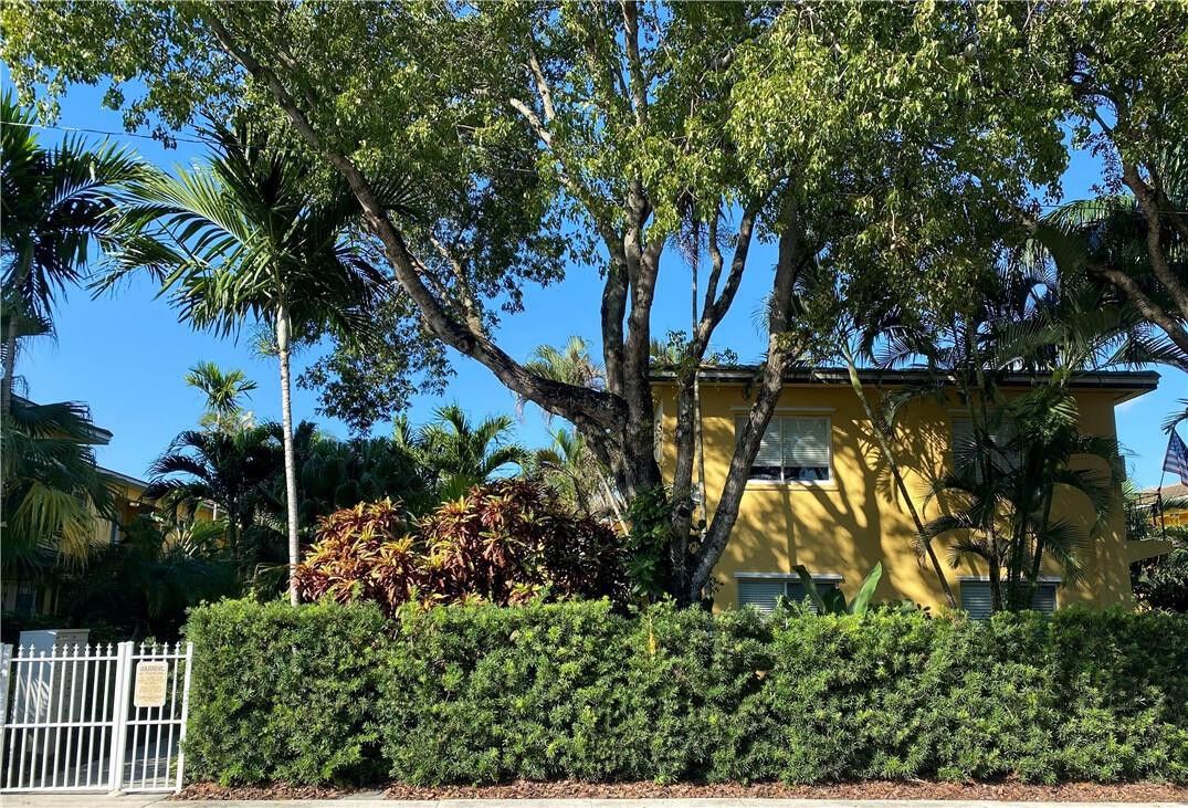 Property Photo:  719 NE 16th Avenue 719A  FL 33304 