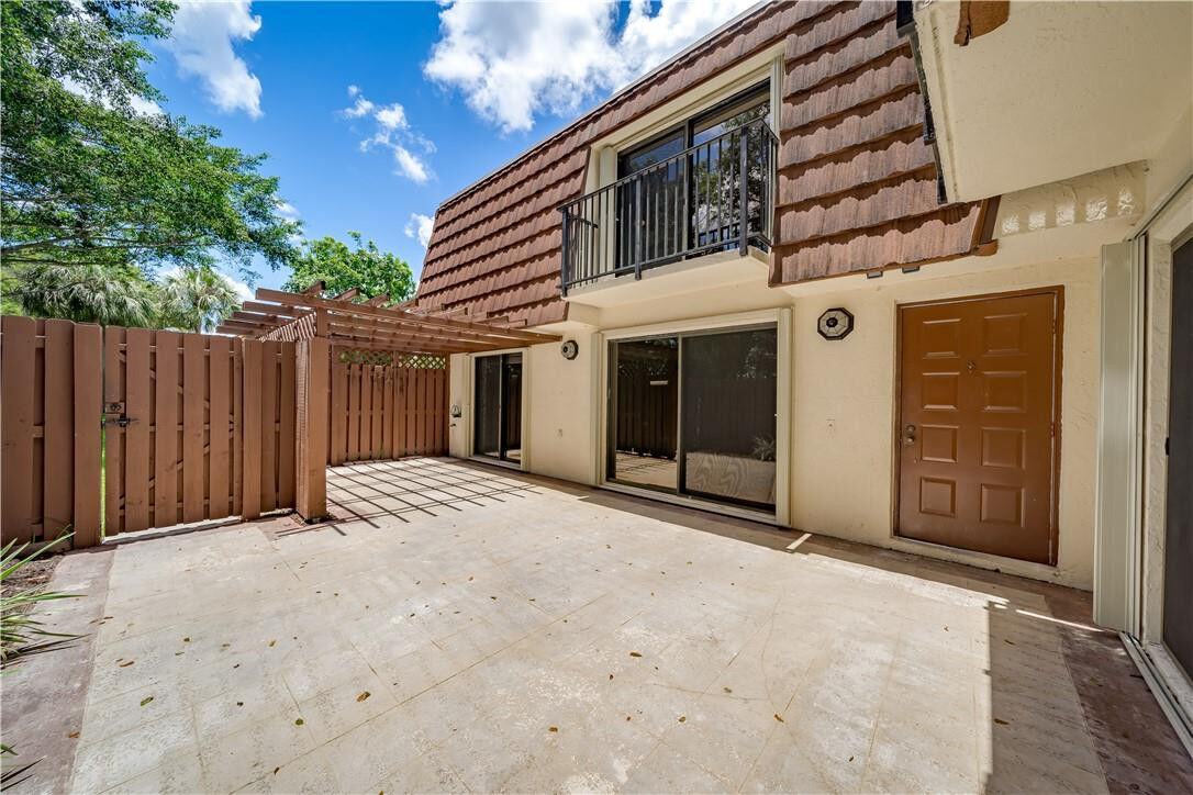 Property Photo: 836 SW 118th Terrace 836 FL 33325