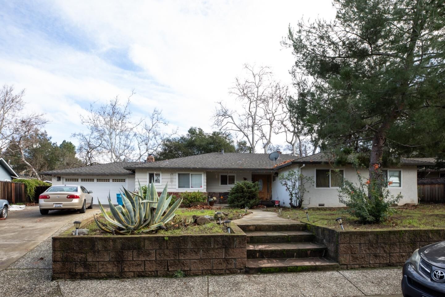 Property Photo:  10252 Creston Drive  CA 95014 