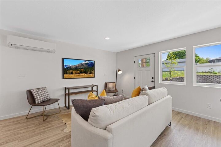 Property Photo: 1912 W Buckeye Ave Units A &Amp B WA 99205