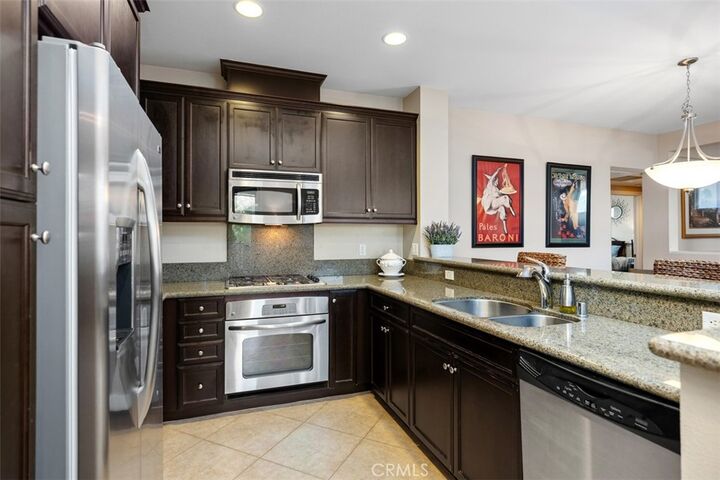 Property Photo:  24 Colonial  CA 92656 