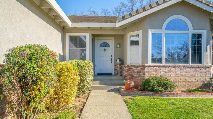 Property Photo: 160 Lynd Way CA 95620