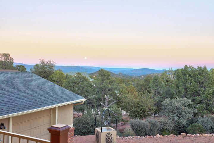 Property Photo:  804 E Phoenix Street  AZ 85541 