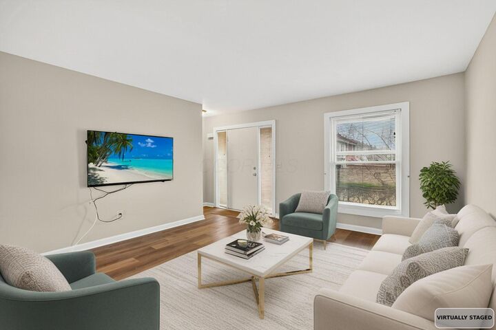 Property Photo:  1056 Hardesty W Place  OH 43204 