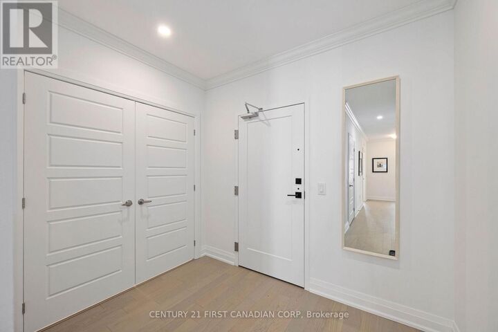 Property Photo:  1975 Fountain Grass Drive 211  ON N6K 4P9 