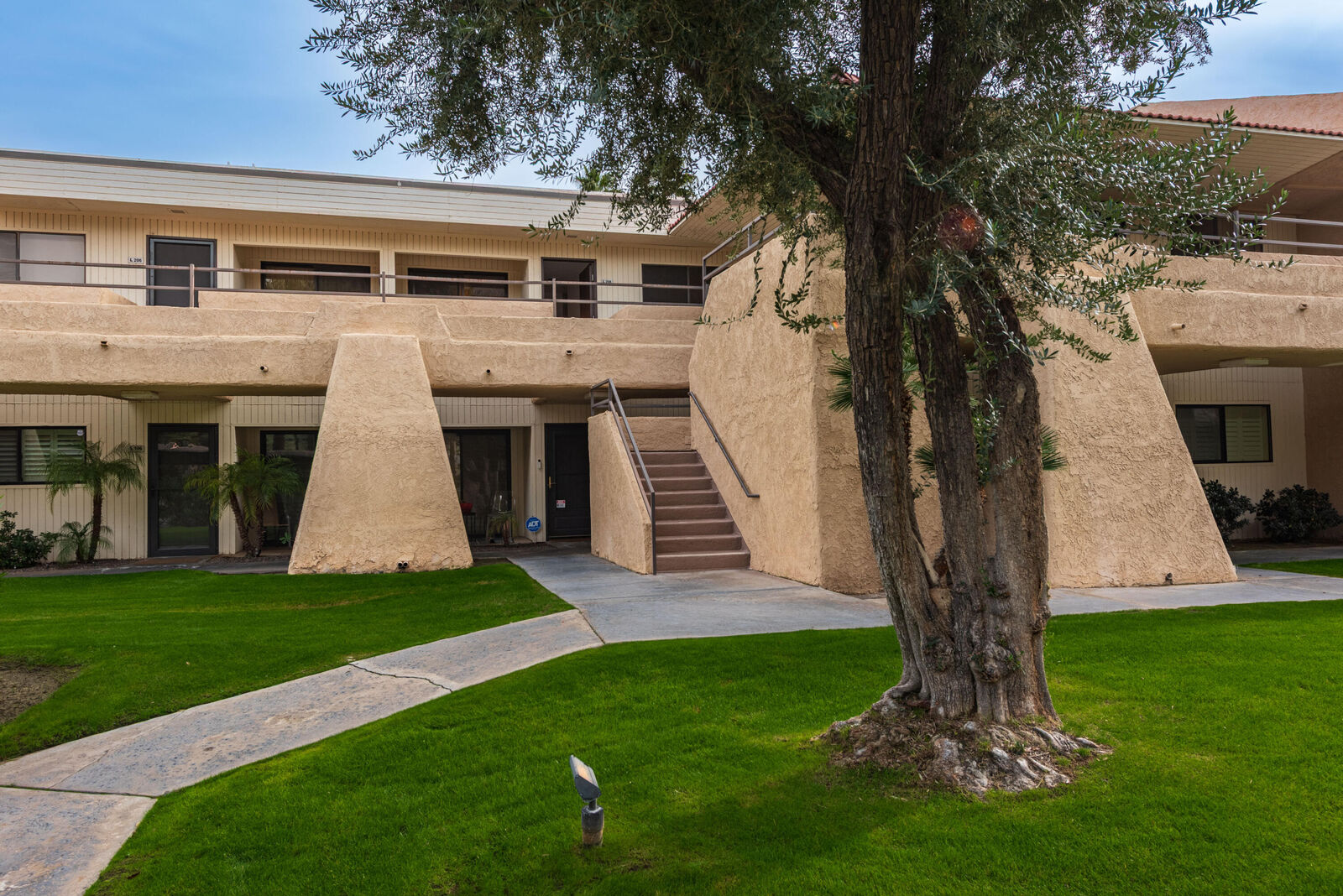 Property Photo:  701 N Los Felices Circle W 208  CA 92262 