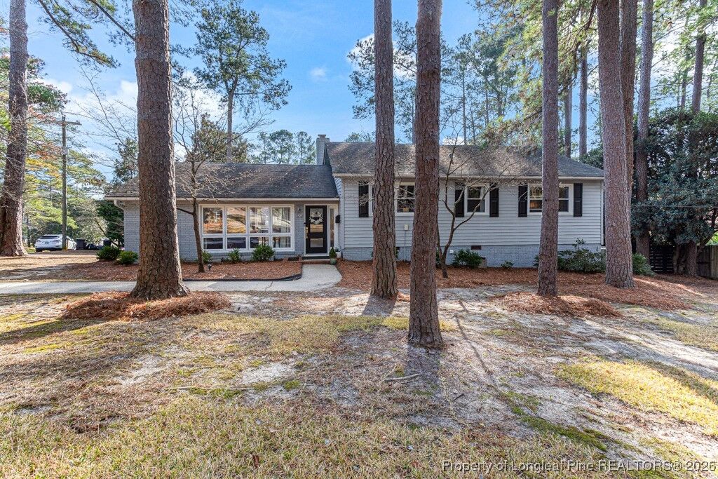 Property Photo:  2507 Mirror Lake Drive  NC 28303 