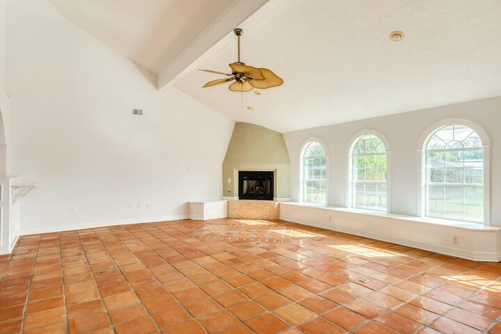 Property Photo: 935 Magnolia Street TX 77566