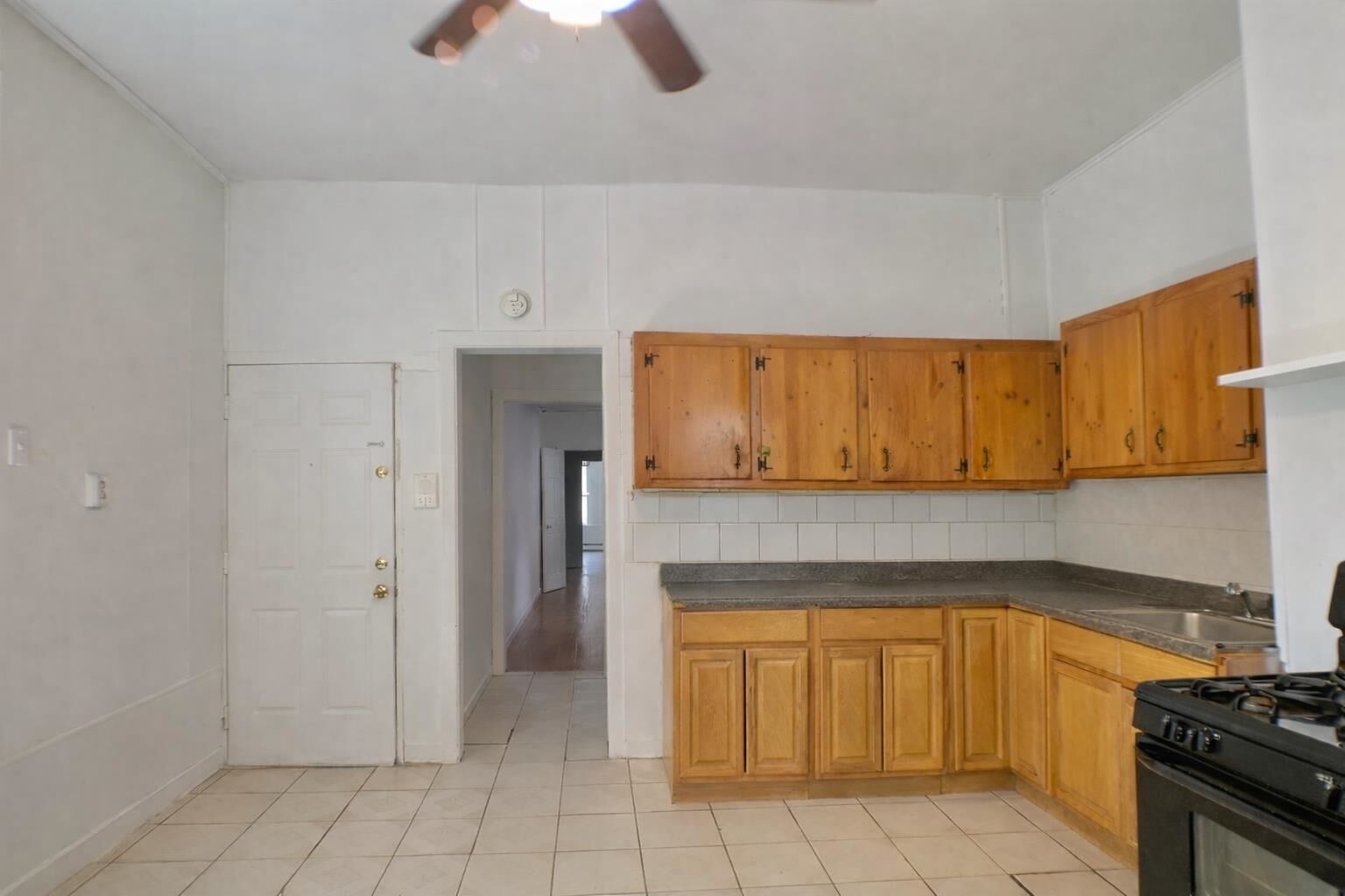 Property Photo:  176 Hopkins Ave 2R  NJ 07307 