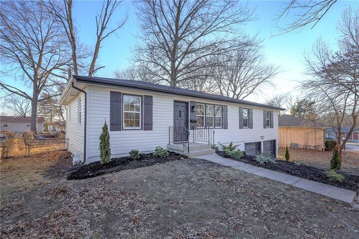 Property Photo:  18303 E 7th Street N  MO 64056 