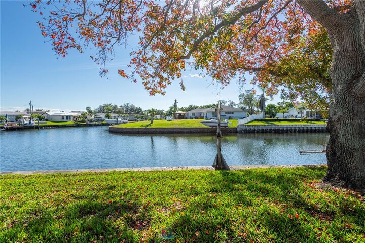 Property Photo:  1466 51st Avenue NE  FL 33703 