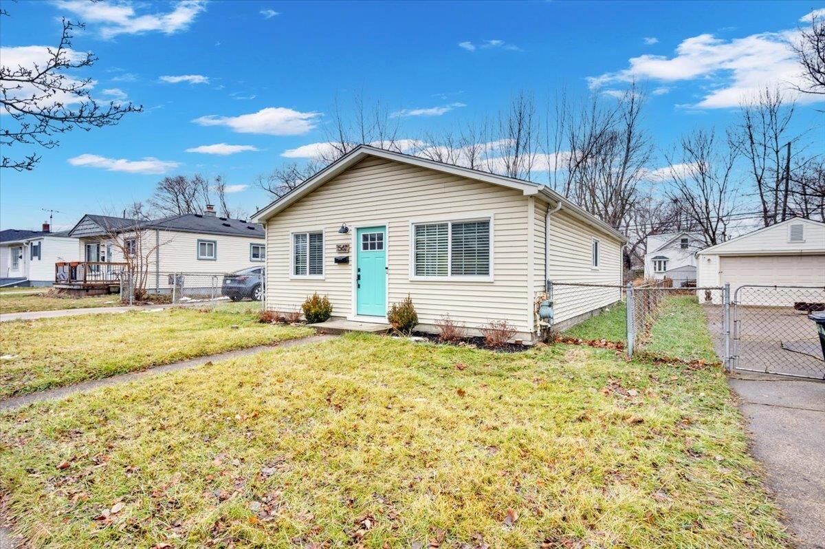 Property Photo:  1561 Moorhouse Street  MI 48220 