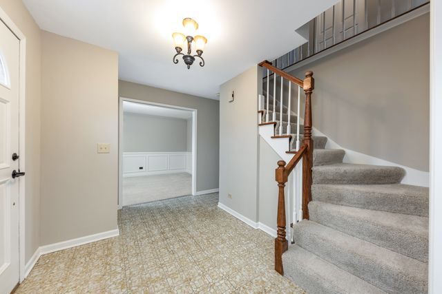 Property Photo:  903 Canyon Run Road  IL 60565 