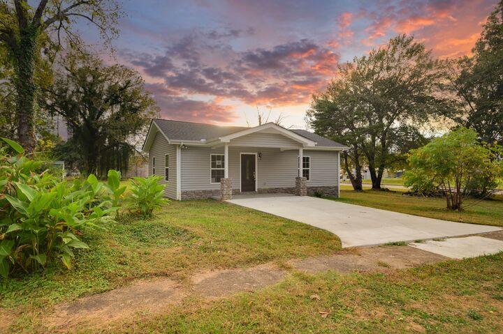 Property Photo:  702 SW Atlantic St  TN 37388 