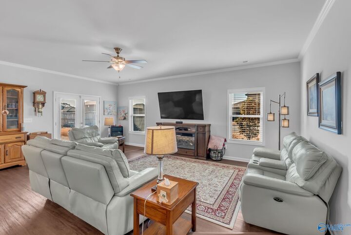 Property Photo:  222 Holt Street  AL 35759 