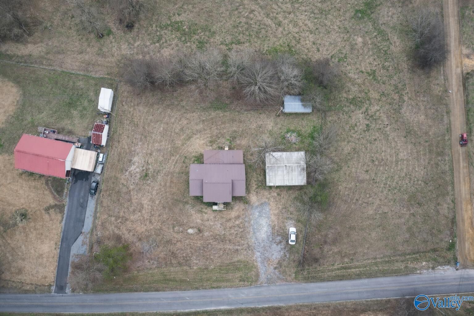 Property Photo:  2000 County Road 1568  AL 35019 