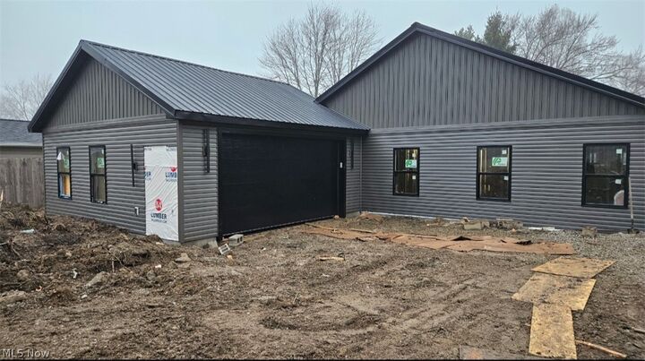 Property Photo: 33743 Henwell Road OH 44028