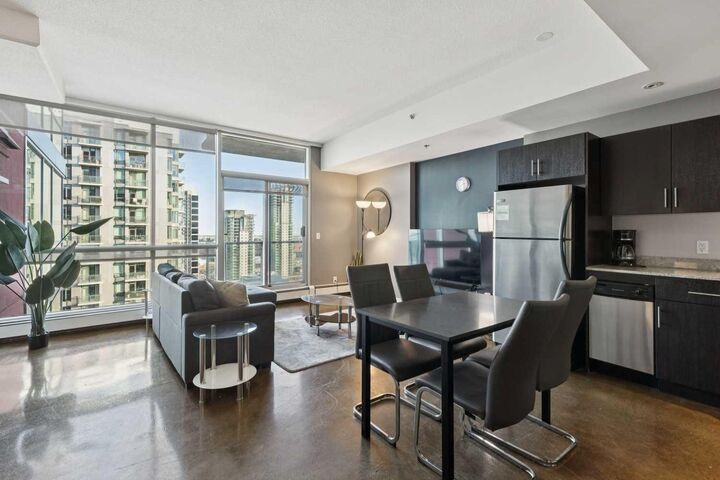 Property Photo:  135 13 Avenue SW 1811  AB T2R 0W8 