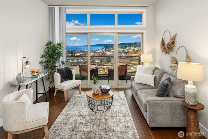 Property Photo:  50  Pine Street 404  WA 98020 