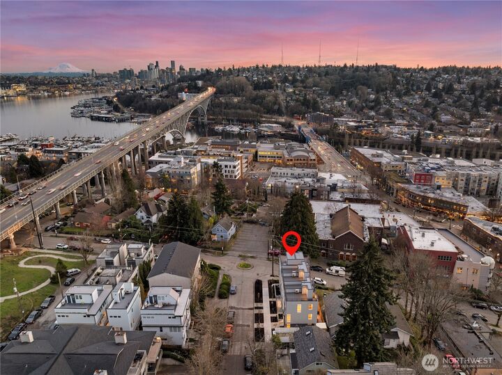 Property Photo: 3607 Linden Avenue N WA 98103