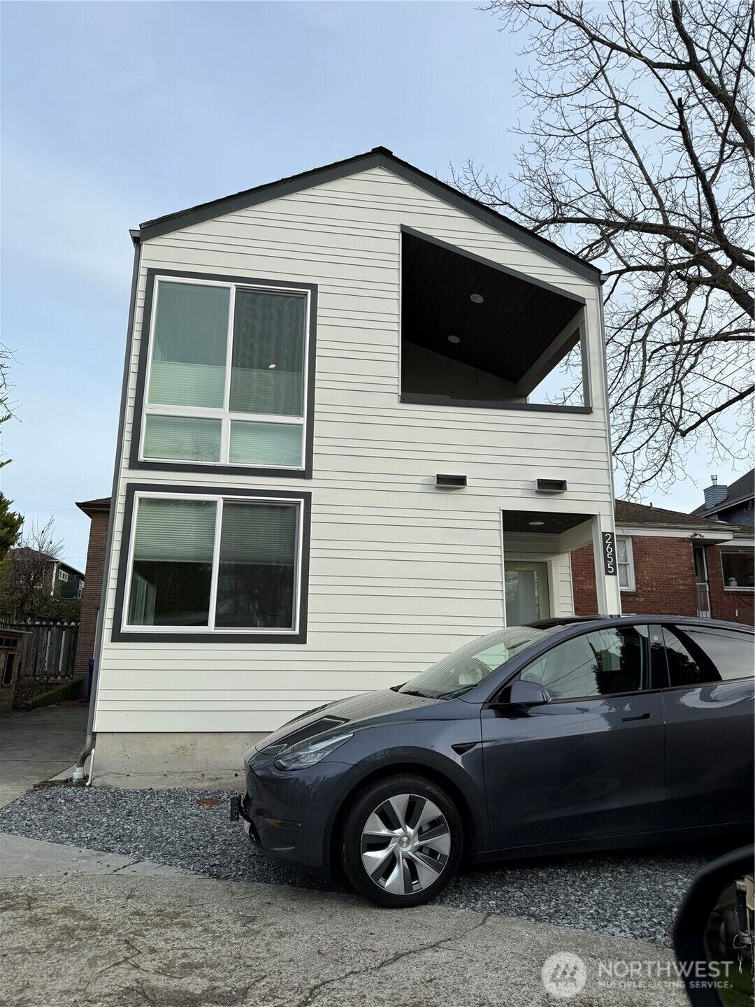 Property Photo:  2655  9th Avenue W  WA 98119 