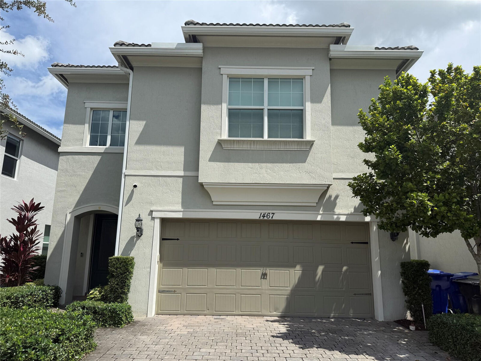 Property Photo:  1467 Pongam Terrace  FL 33021 