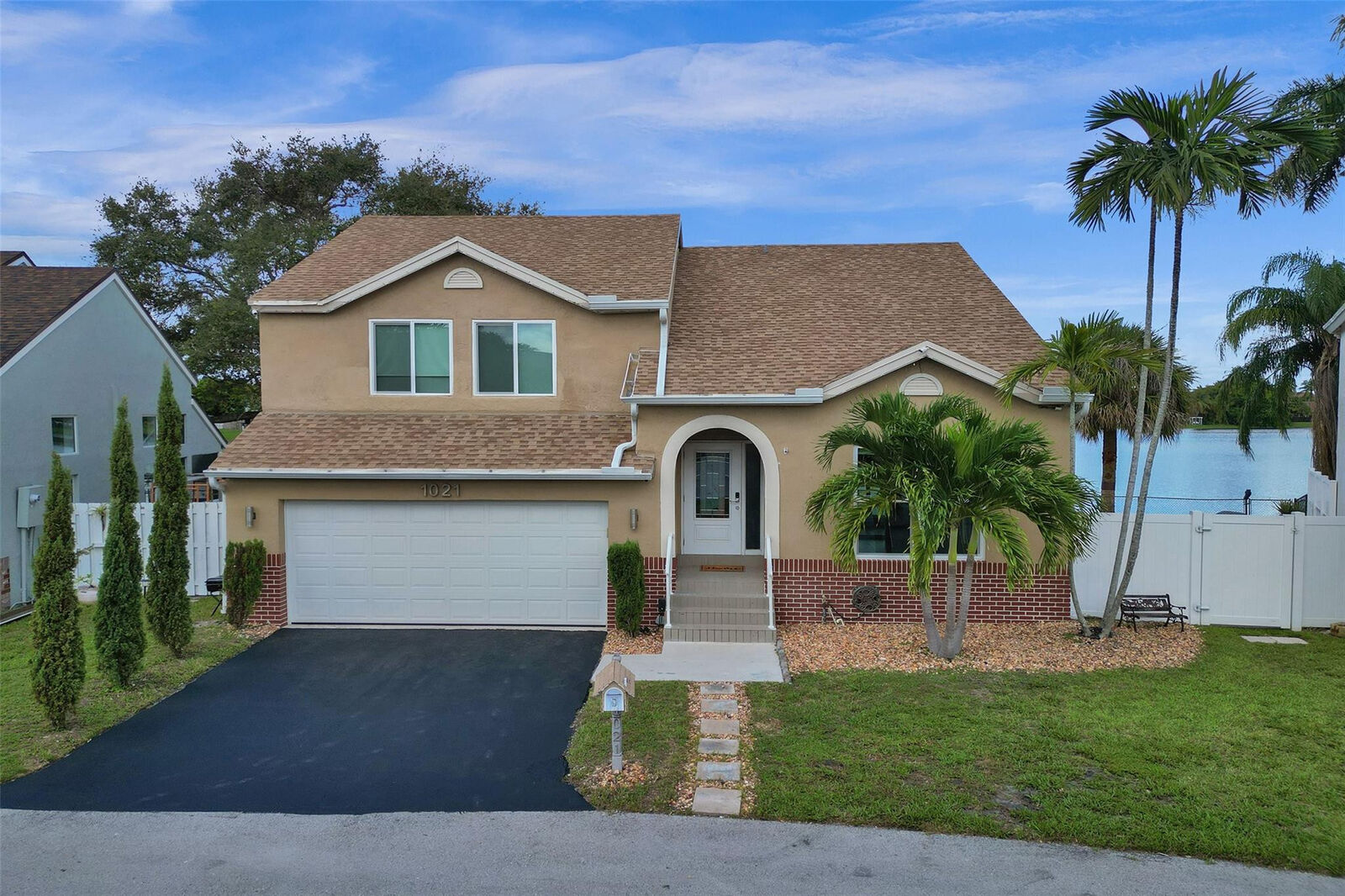 Property Photo: 1021 SW 109th Way FL 33324