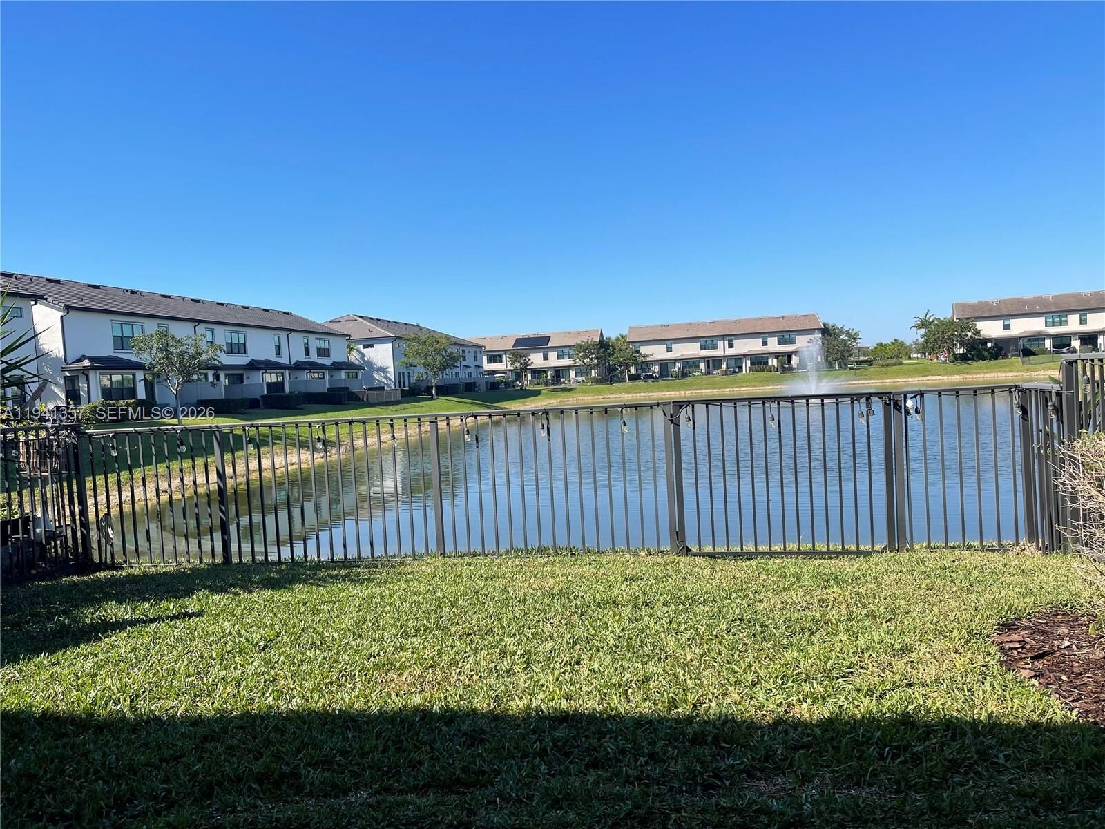 Property Photo:  4441 E Appleton Cir E  FL 33309 