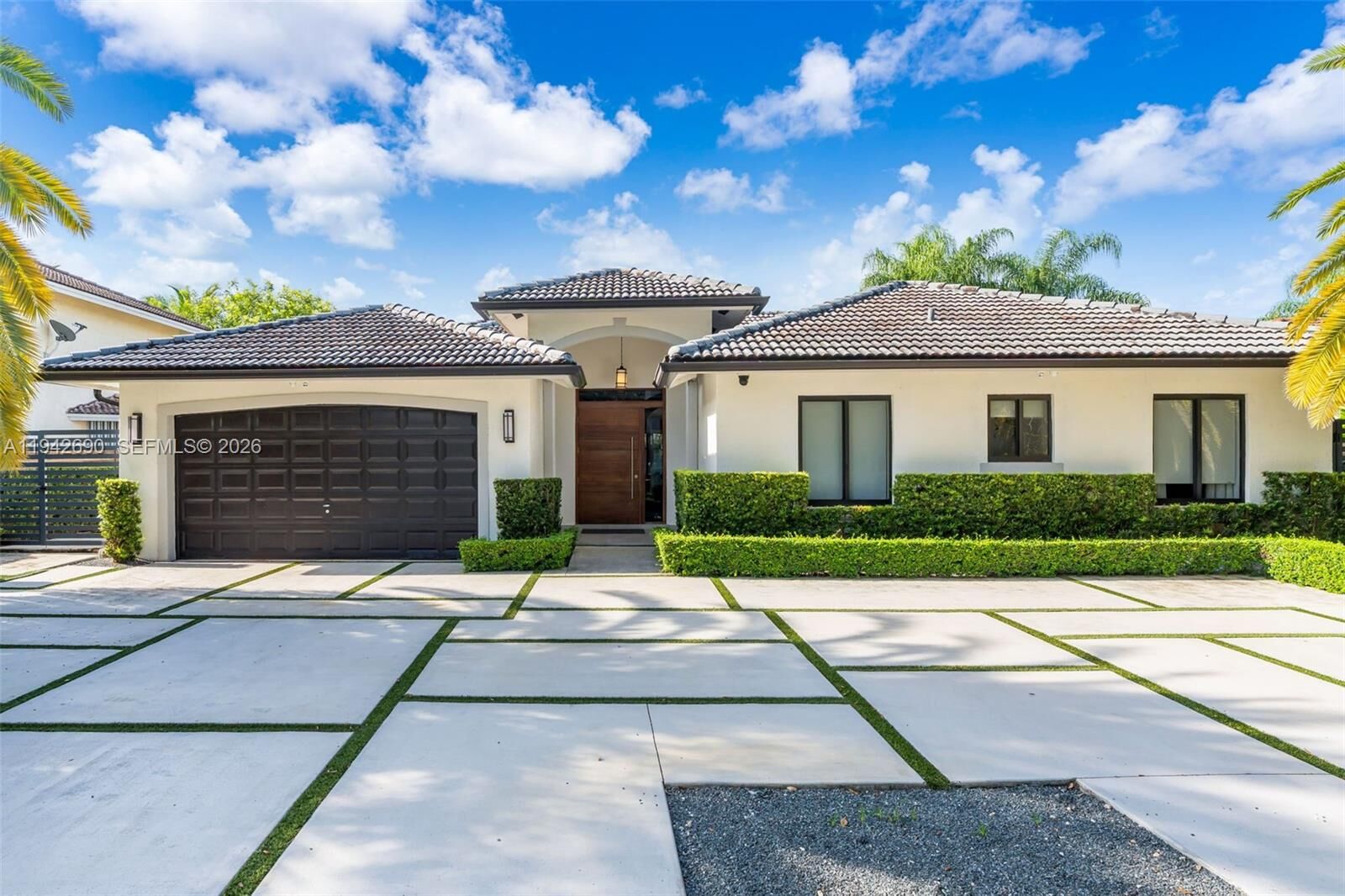 Property Photo: 15818 SW 97th Ter FL 33196