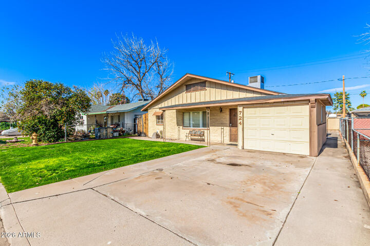 Property Photo:  724 E Park Place  AZ 85203 