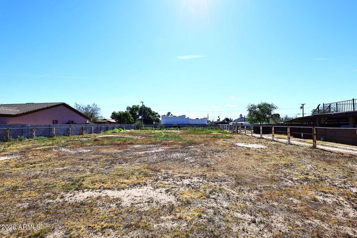 Property Photo:  3025 E Hartford Avenue B  AZ 85032 