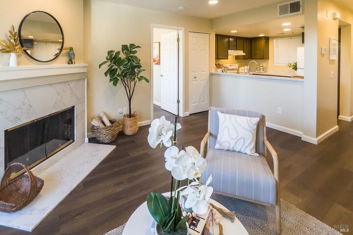 Property Photo:  213 Mariner Way  CA 94945 